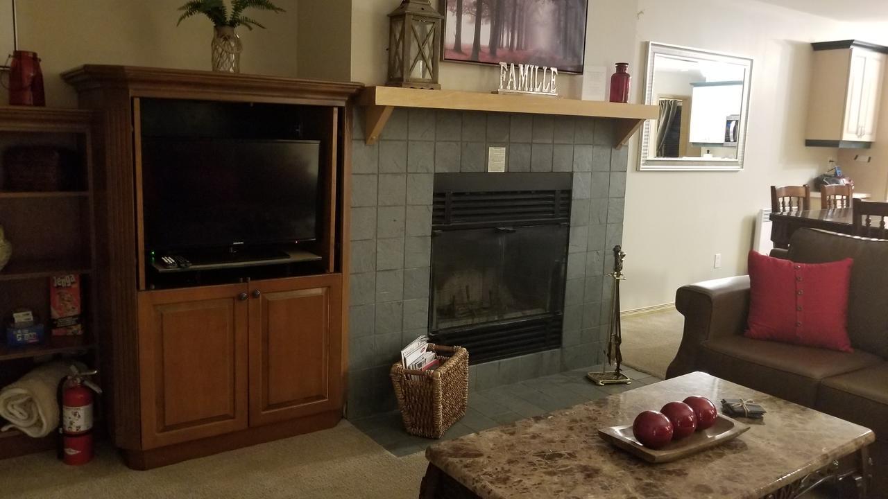 2 Bedroom Condo In Pedestrian Village By Amazing Property Rentals Mont-Tremblant Extérieur photo