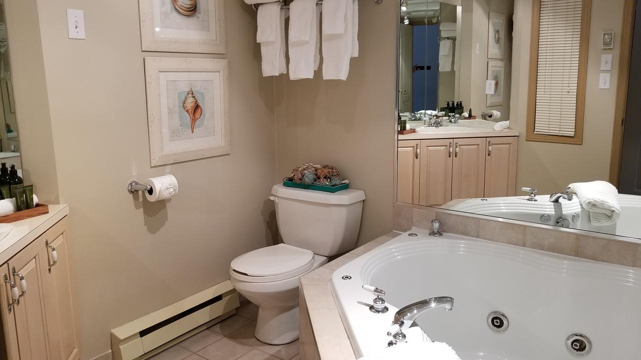 2 Bedroom Condo In Pedestrian Village By Amazing Property Rentals Mont-Tremblant Extérieur photo